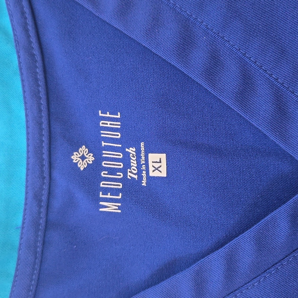 Medcouture Touch Blue Scrub Set - Picture 2 of 5